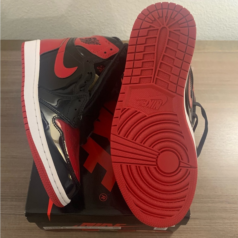 **SOLD** Air Jordan 1 Retro High OG ‘Patent Bred’